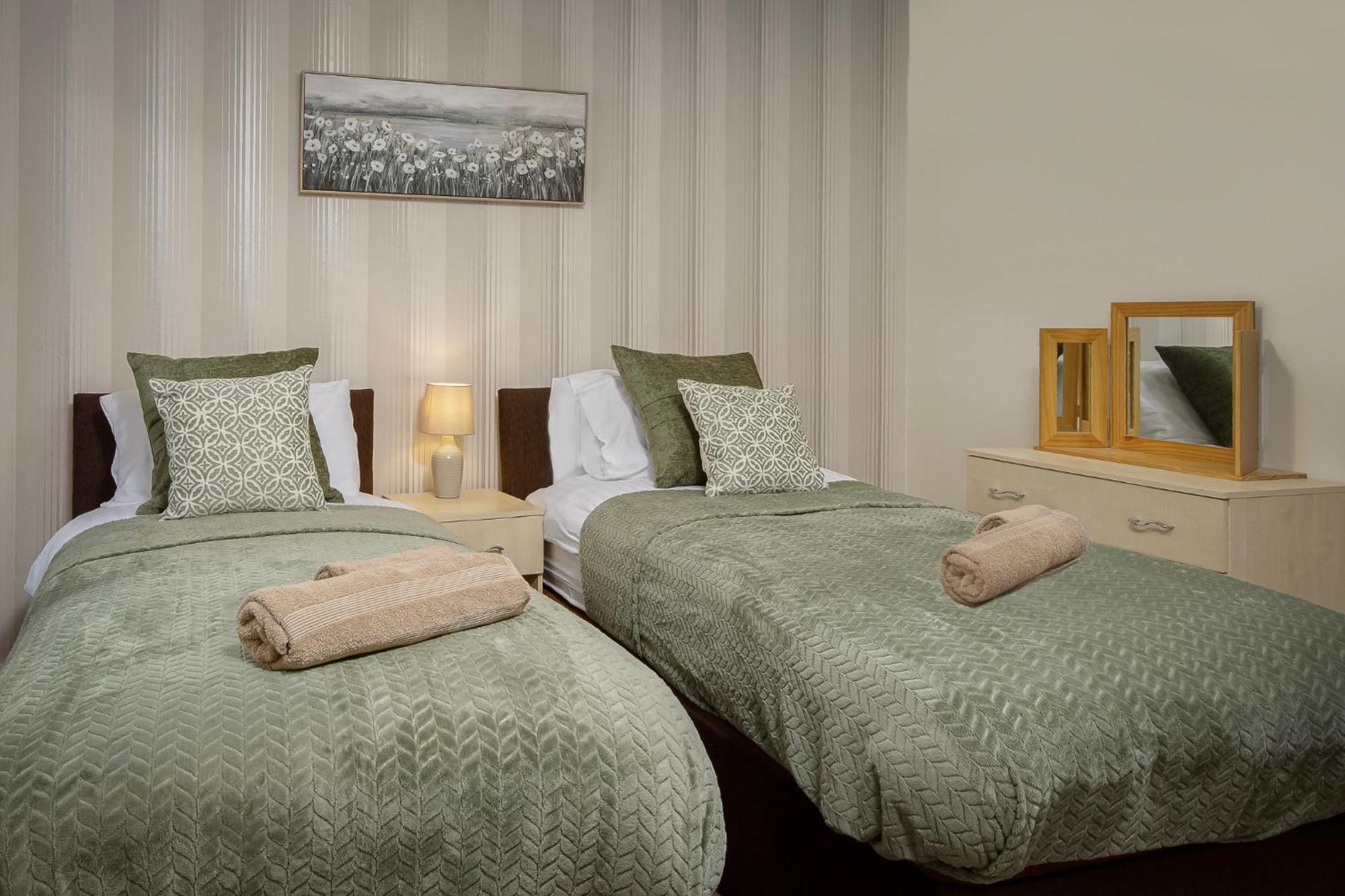 Arnside - Spacious 10-Bedroom Seaside Cottage Blackpool Dış mekan fotoğraf