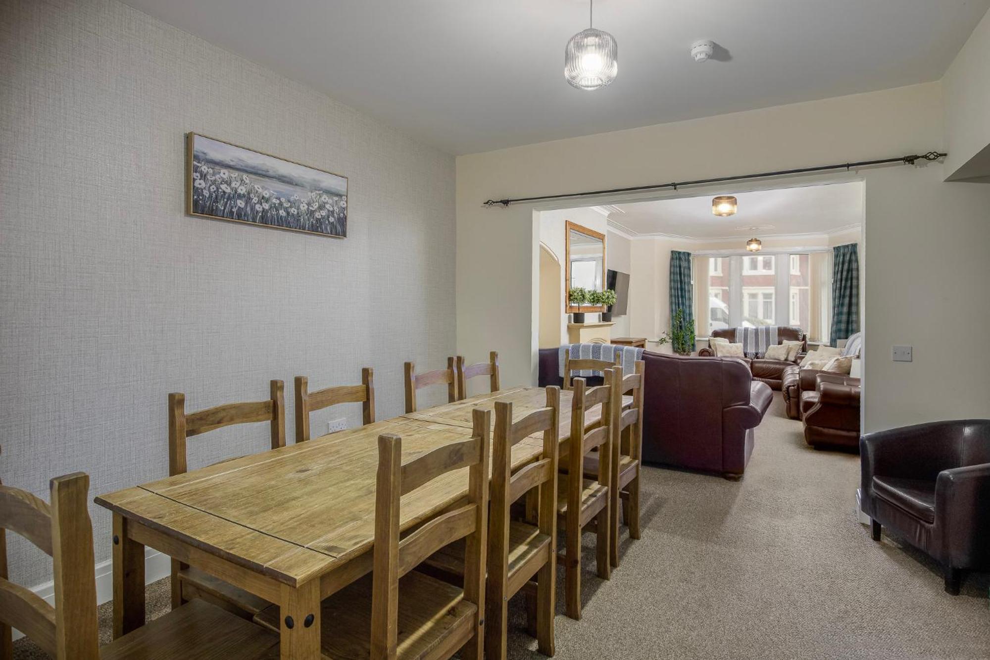 Arnside - Spacious 10-Bedroom Seaside Cottage Blackpool Dış mekan fotoğraf