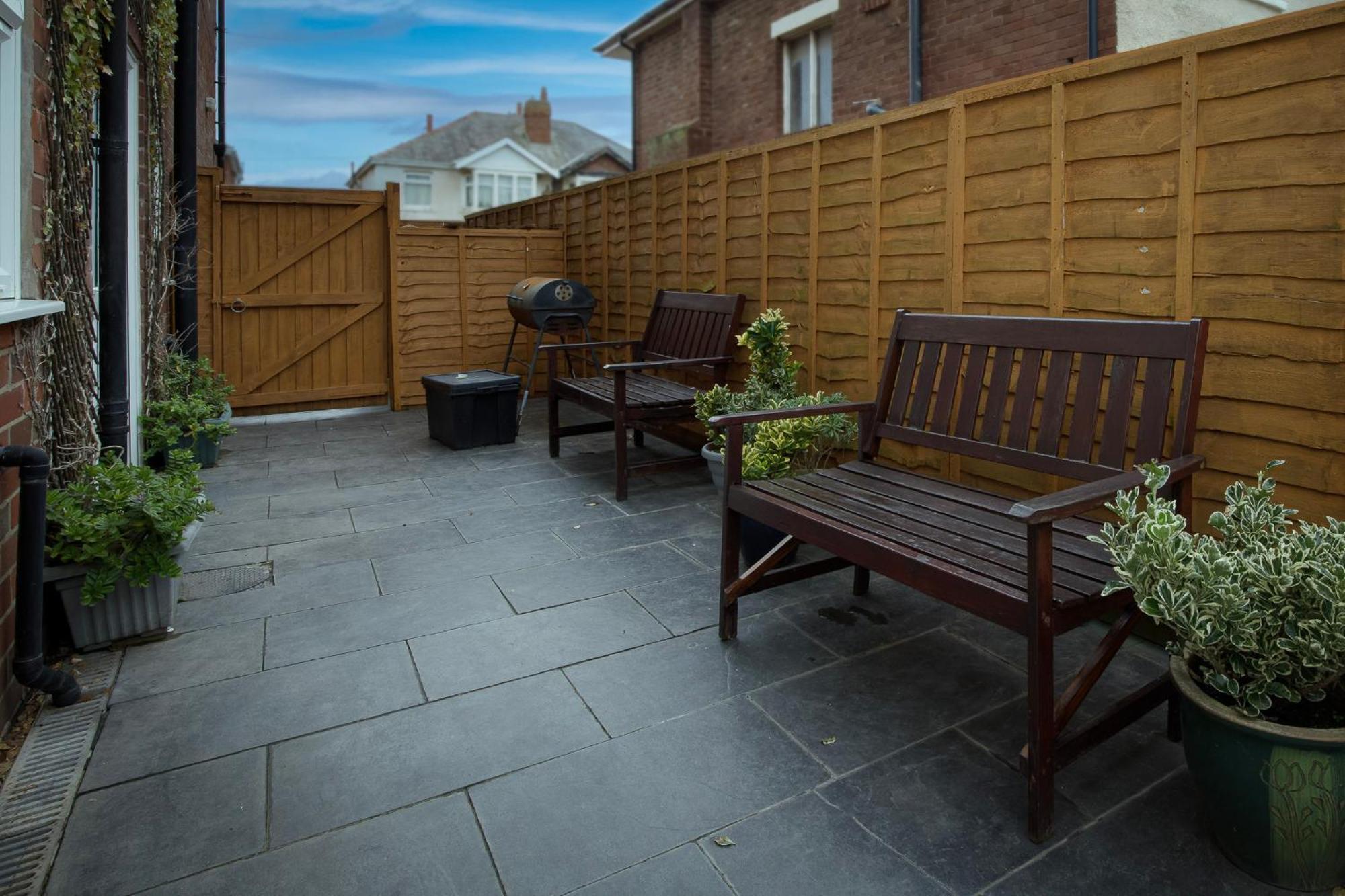Arnside - Spacious 10-Bedroom Seaside Cottage Blackpool Dış mekan fotoğraf
