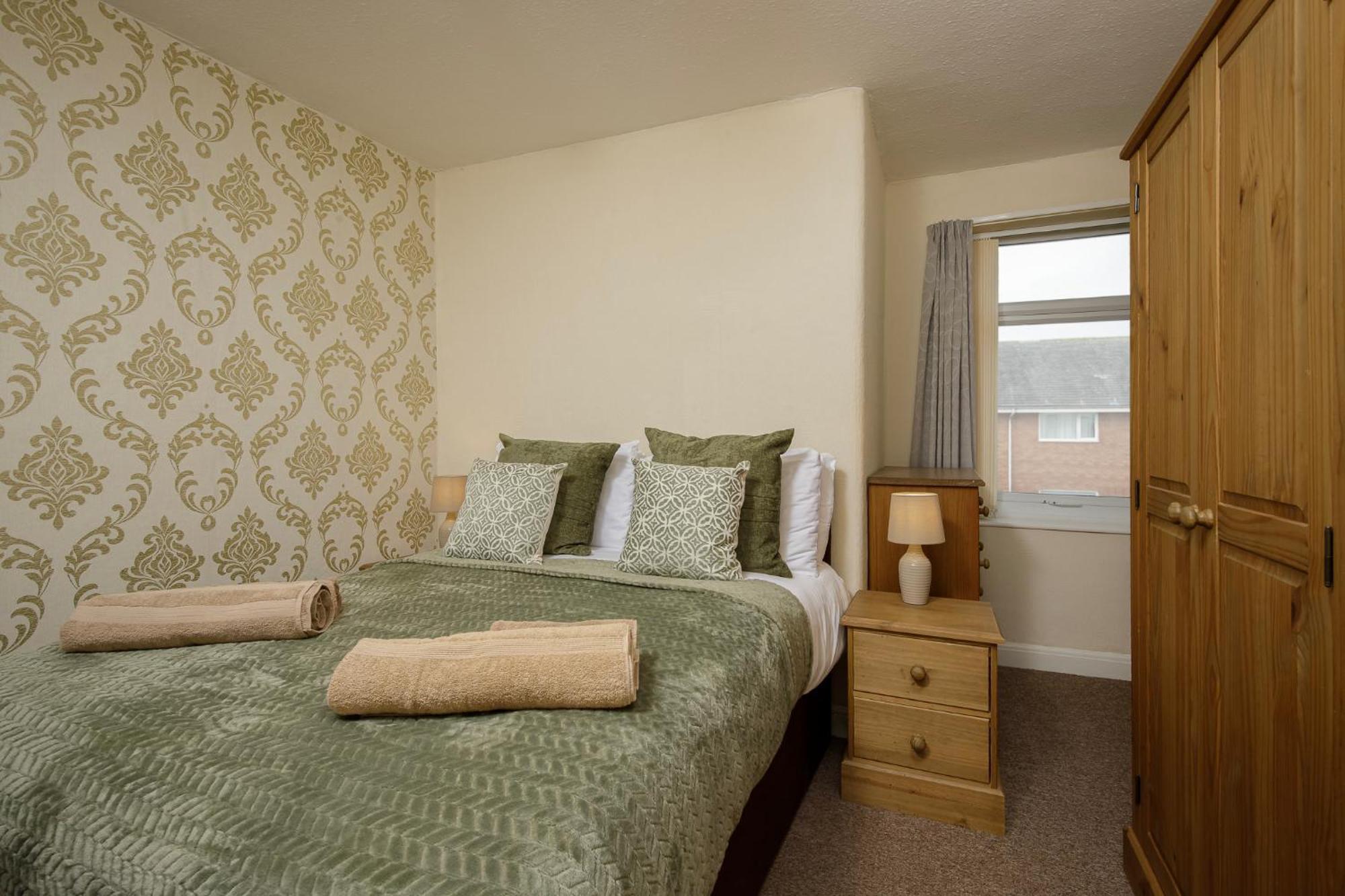 Arnside - Spacious 10-Bedroom Seaside Cottage Blackpool Dış mekan fotoğraf